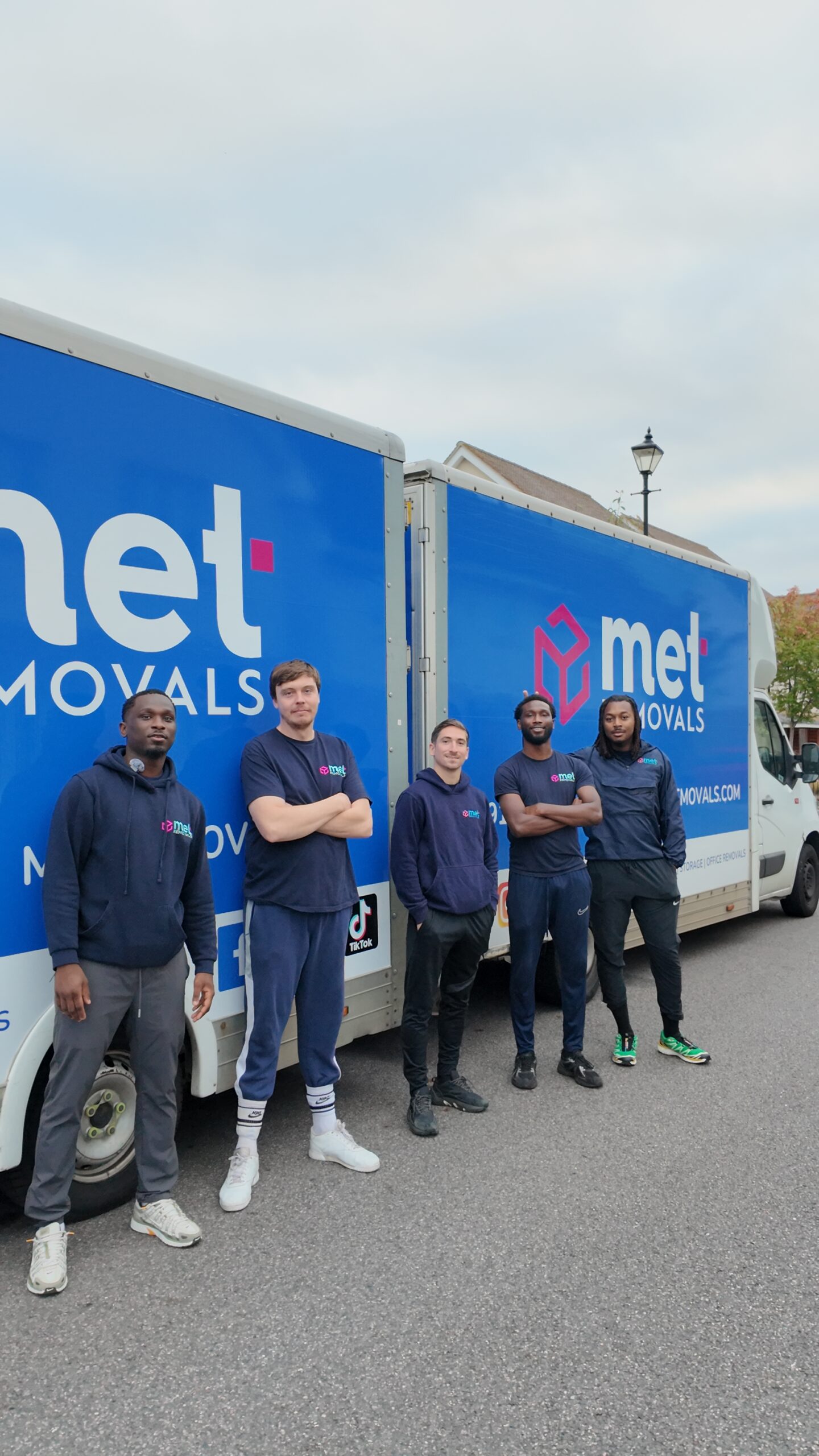 professional movers from met removals during an international move
